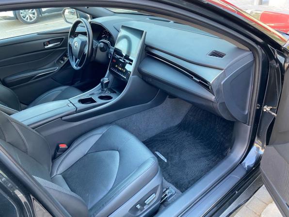 Toyota Avalon V с пробегом 2022 года, цена 3 599 000 рублей, 111118 км, седан, Автокод Объявления