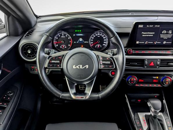 Kia Cerato IV Рестайлинг с пробегом 2021 года, цена 2 425 000 рублей, 48655 км, седан, Автокод Объявления