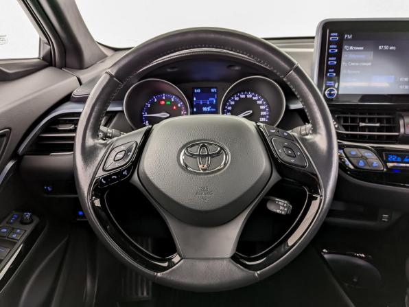 Toyota C-HR I Рестайлинг с пробегом 2021 года, цена 2 655 000 рублей, 54712 км, внедорожник, Автокод Объявления