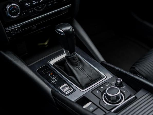 Mazda 6 III (GJ) Рестайлинг с пробегом 2017 года, цена 1 641 000 рублей, 137850 км, седан, Автокод Объявления