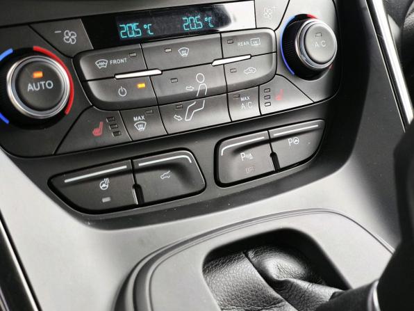 Ford Kuga II Рестайлинг с пробегом 2017 года, цена 1 685 000 рублей, 93326 км, внедорожник, Автокод Объявления