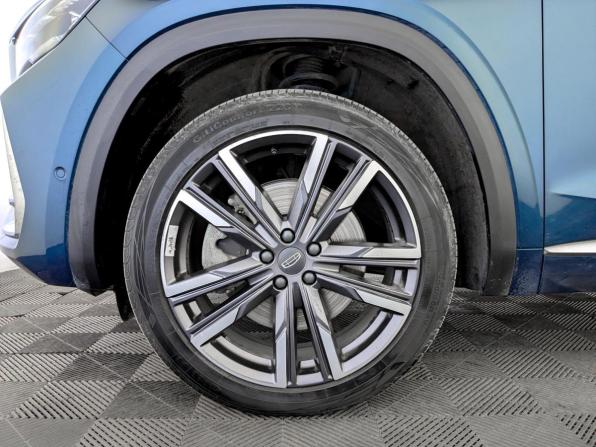 Geely Monjaro I с пробегом 2023 года, цена 2 995 000 рублей, 44990 км, внедорожник, Автокод Объявления