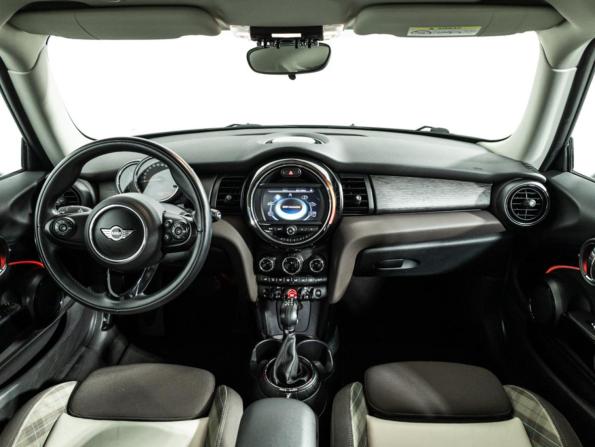 Mini Hatch III (F55/F56) с пробегом 2015 года, цена 2 095 777 рублей, 41090 км, хэтчбек, Автокод Объявления