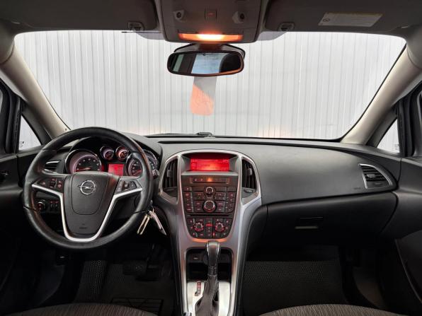 Opel Astra J Рестайлинг с пробегом 2014 года, цена 897 000 рублей, 165522 км, хэтчбек, Автокод Объявления