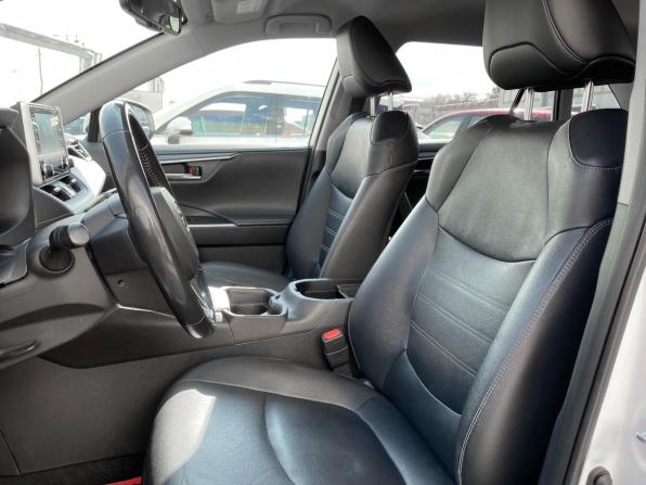 Toyota RAV4 V (XA50) с пробегом 2021 года, цена 3 619 000 рублей, 75428 км, внедорожник, Автокод Объявления