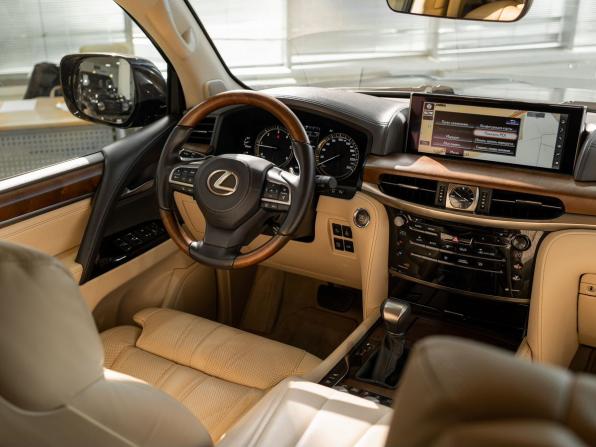 Lexus LX III Рестайлинг 2 с пробегом 2016 года, цена 6 750 000 рублей, 165362 км, внедорожник, Автокод Объявления