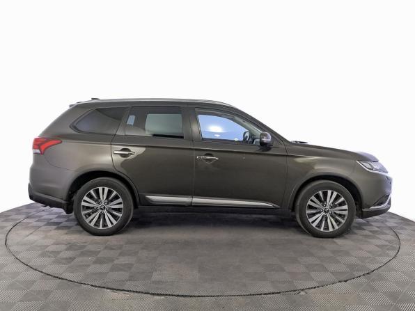 Mitsubishi Outlander III Рестайлинг 3 с пробегом 2021 года, цена 2 920 000 рублей, 95753 км, внедорожник, Автокод Объявления