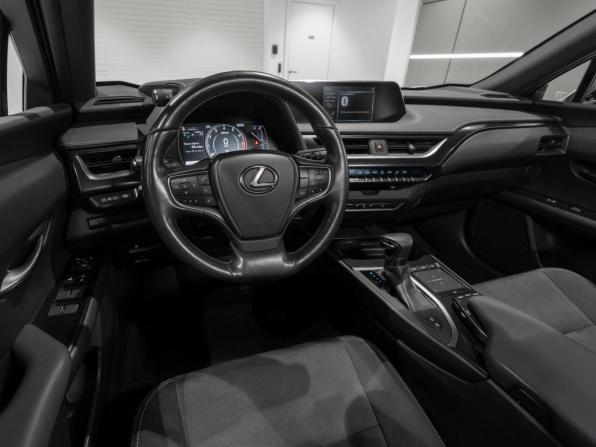 Lexus UX I с пробегом 2019 года, цена 3 150 000 рублей, 51545 км, внедорожник, Автокод Объявления