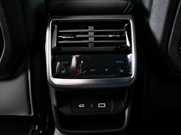 Geely Monjaro I Рестайлинг с пробегом 2025 года, цена 4 270 000 рублей, 41 км, внедорожник, Автокод Объявления