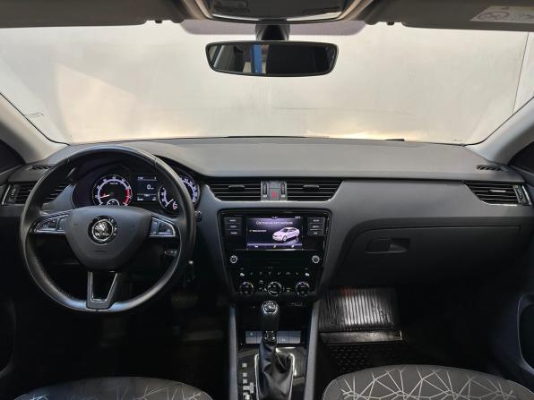 Skoda Octavia III (A7) Рестайлинг с пробегом 2018 года, цена 2 149 000 рублей, 40102 км, лифтбек, Автокод Объявления