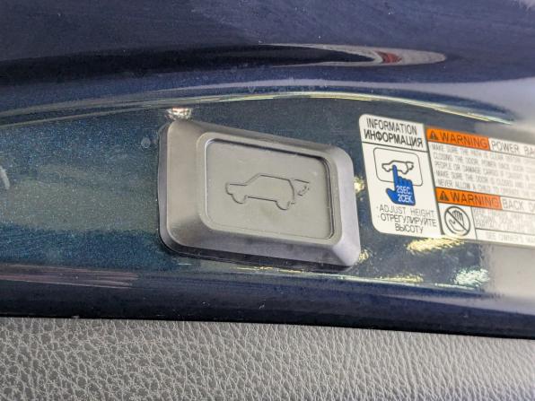 Toyota RAV4 IV (XA40) Рестайлинг с пробегом 2019 года, цена 2 435 000 рублей, 165071 км, внедорожник, Автокод Объявления