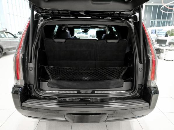 Cadillac Escalade IV с пробегом 2018 года, цена 3 975 000 рублей, 238976 км, внедорожник, Автокод Объявления