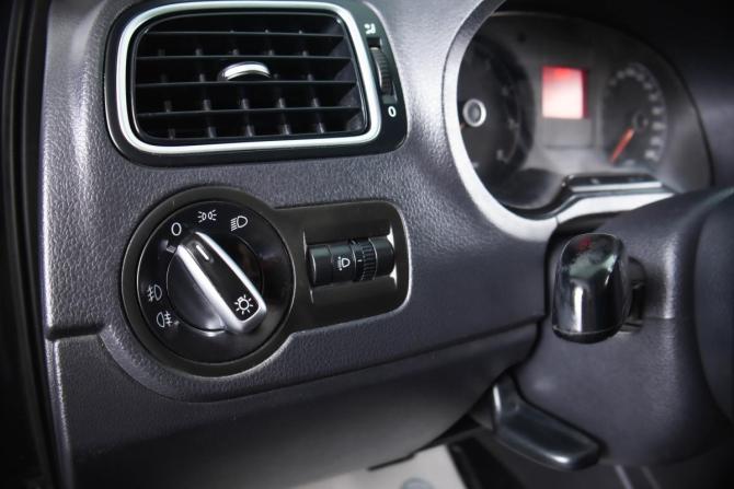 Volkswagen Polo V с пробегом 2011 года, цена 699 000 рублей, 196258 км, седан, Автокод Объявления
