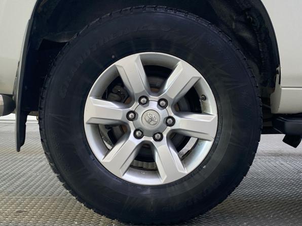 Toyota Land Cruiser Prado 150 Series Рестайлинг 1 с пробегом 2014 года, цена 2 625 000 рублей, 415610 км, внедорожник, Автокод Объявления