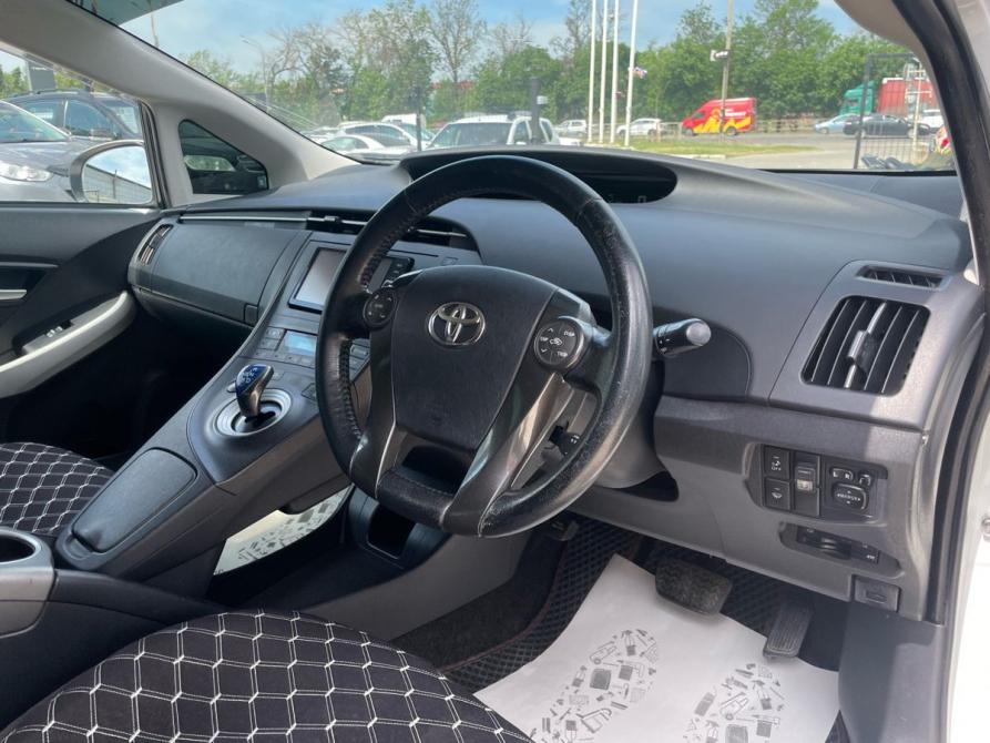 Toyota Prius III Рестайлинг (XW30) Краснодар  - изображение 11