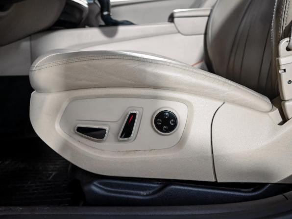 Hyundai Genesis II с пробегом 2015 года, цена 1 700 000 рублей, 161845 км, седан, Автокод Объявления