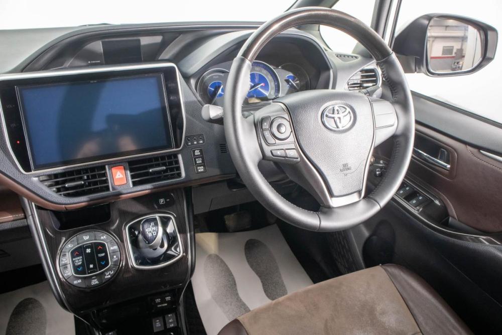 Toyota Esquire I Рестайлинг Барнаул  - изображение 18