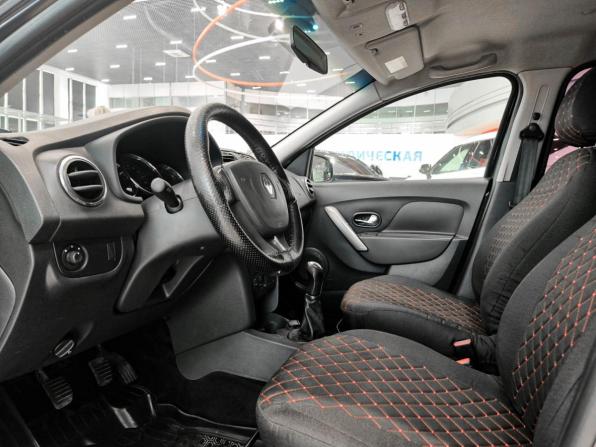 Renault Logan II с пробегом 2016 года, цена 590 000 рублей, 127435 км, седан, Автокод Объявления