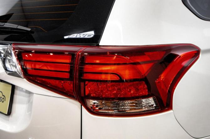 Mitsubishi Outlander III Рестайлинг 2 с пробегом 2015 года, цена 1 599 000 рублей, 210000 км, внедорожник, Автокод Объявления