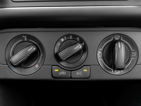 Volkswagen Polo V Рестайлинг с пробегом 2019 года, цена 1 459 000 рублей, 80507 км, седан, Автокод Объявления