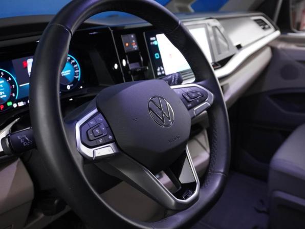 Volkswagen Multivan T7 с пробегом 2022 года, цена 7 498 444 рубля, 9422 км, минивэн, Автокод Объявления