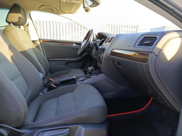 Volkswagen Jetta VI Рестайлинг с пробегом 2015 года, цена 850 000 рублей, 231831 км, седан, Автокод Объявления