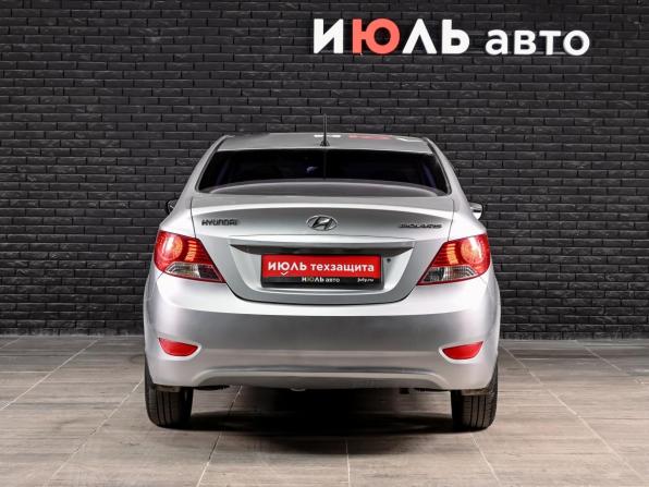 Hyundai Solaris I с пробегом 2013 года, цена 900 000 рублей, 107963 км, седан, Автокод Объявления