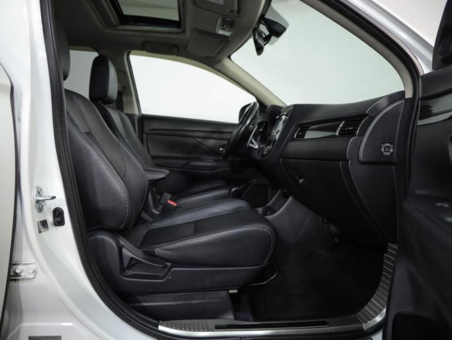 Mitsubishi Outlander III Рестайлинг 2 Санкт-Петербург  - изображение 25