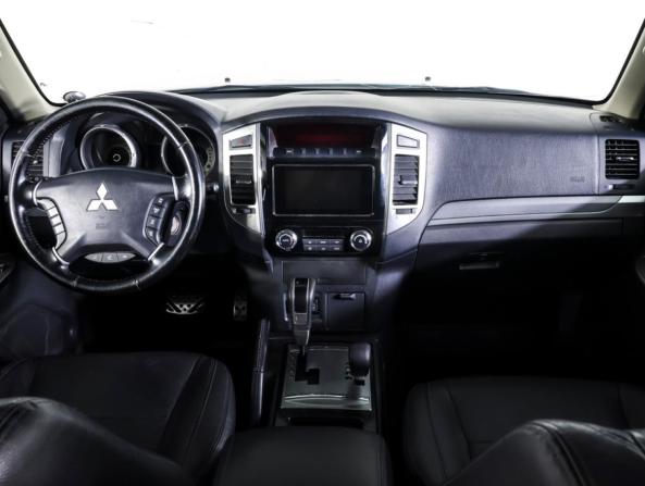 Mitsubishi Pajero IV Рестайлинг 2 с пробегом 2015 года, цена 2 690 000 рублей, 195814 км, внедорожник, Автокод Объявления
