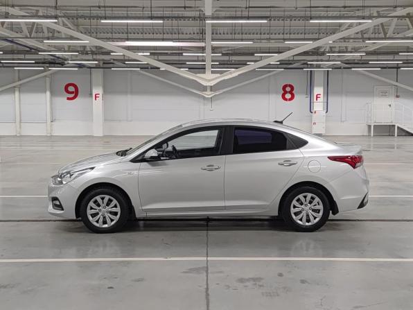 Hyundai Solaris II с пробегом 2018 года, цена 975 000 рублей, 217232 км, седан, Автокод Объявления