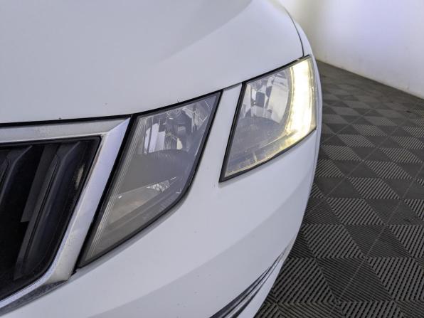 Skoda Octavia III (A7) Рестайлинг с пробегом 2019 года, цена 1 200 000 рублей, 204203 км, лифтбек, Автокод Объявления