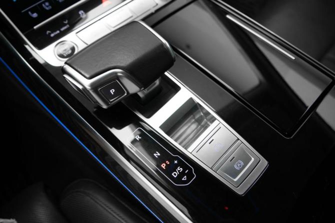 Audi A8 IV (D5) с пробегом 2022 года, цена 4 950 000 рублей, 154592 км, седан, Автокод Объявления