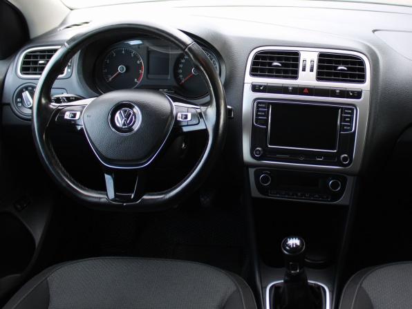 Volkswagen Polo V Рестайлинг с пробегом 2018 года, цена 1 129 000 рублей, 124358 км, седан, Автокод Объявления