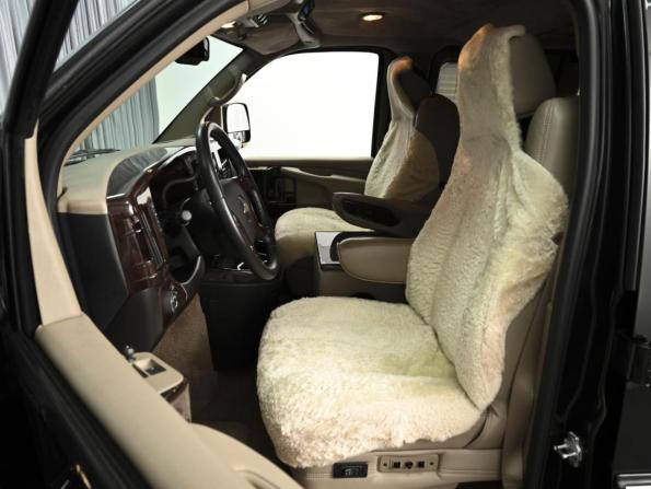 Chevrolet Express II с пробегом 2012 года, цена 9 850 000 рублей, 17230 км, минивэн, Автокод Объявления