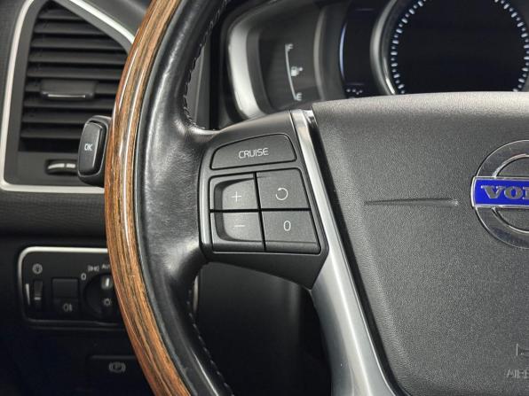 Volvo XC60 I Рестайлинг с пробегом 2015 года, цена 2 291 000 рублей, 138000 км, внедорожник, Автокод Объявления