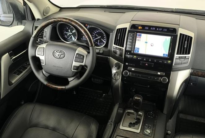 Toyota Land Cruiser 200 Series Рестайлинг 1 с пробегом 2013 года, цена 3 450 000 рублей, 295592 км, внедорожник, Автокод Объявления