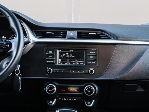 Kia Rio IV Рестайлинг с пробегом 2021 года, цена 1 800 000 рублей, 74010 км, хэтчбек, Автокод Объявления