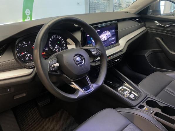 Skoda Octavia IV (A8) с пробегом 2021 года, цена 2 415 000 рублей, 43500 км, лифтбек, Автокод Объявления