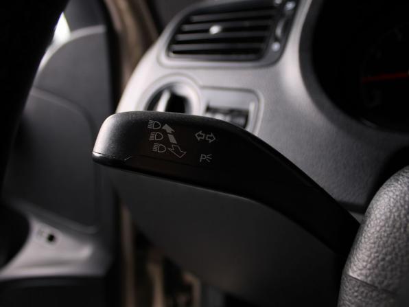 Volkswagen Polo V Рестайлинг с пробегом 2016 года, цена 970 000 рублей, 265000 км, седан, Автокод Объявления