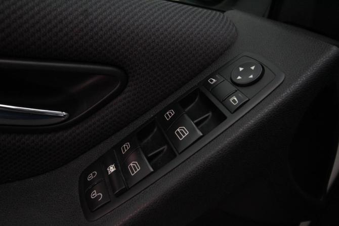Mercedes-Benz A-Класс II (W169) Рестайлинг с пробегом 2012 года, цена 1 100 000 рублей, 55000 км, хэтчбек, Автокод Объявления