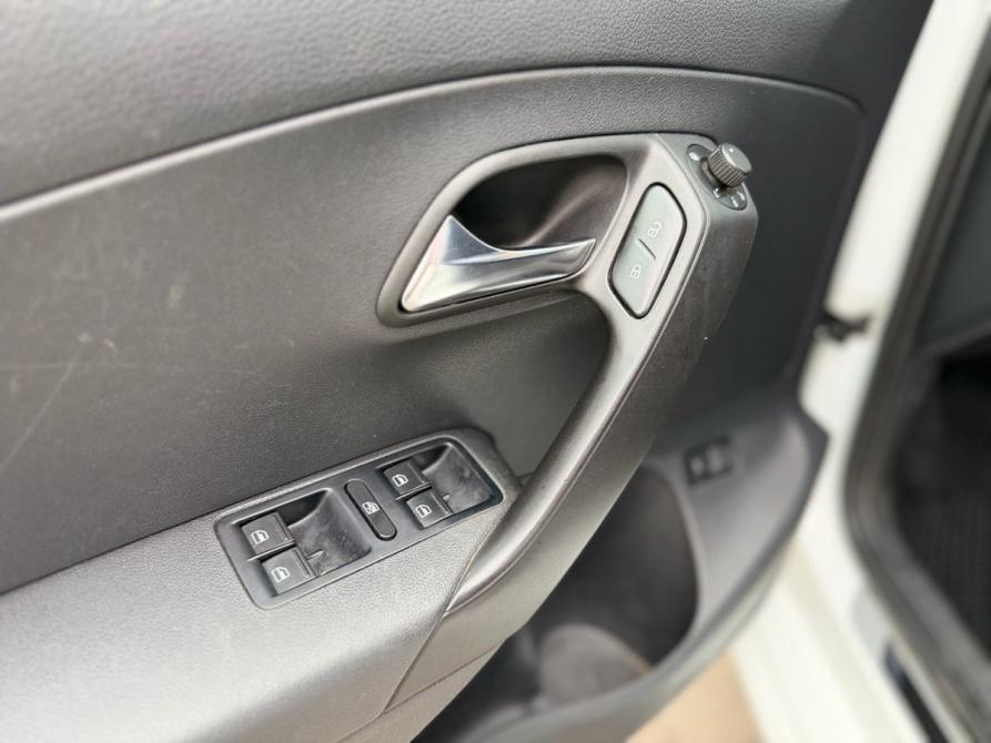 Volkswagen Polo V Рестайлинг Санкт-Петербург  - изображение 7