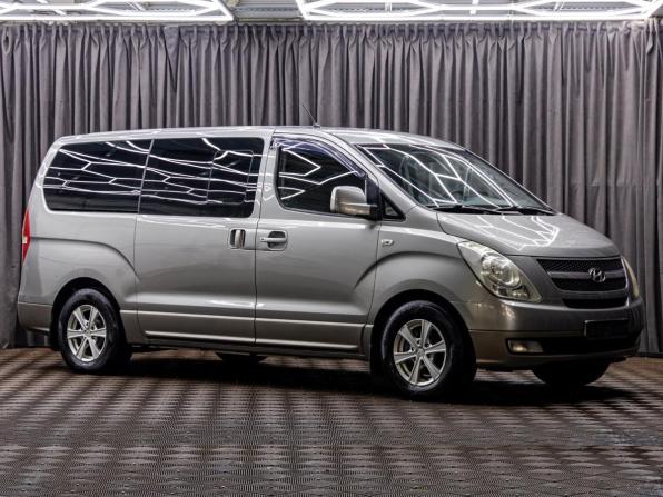 Hyundai H-1 II с пробегом 2010 года, цена 1 695 000 рублей, 185000 км, минивэн, Автокод Объявления