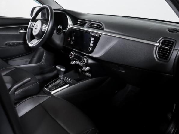 Kia Rio IV Рестайлинг с пробегом 2021 года, цена 2 400 000 рублей, 35530 км, хэтчбек, Автокод Объявления