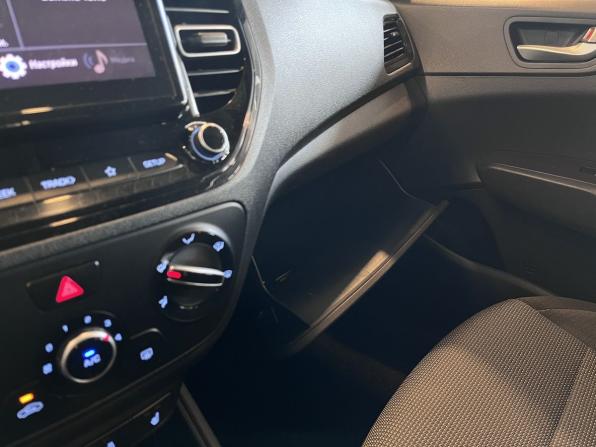 Hyundai Solaris II Рестайлинг с пробегом 2021 года, цена 1 533 000 рублей, 135001 км, седан, Автокод Объявления
