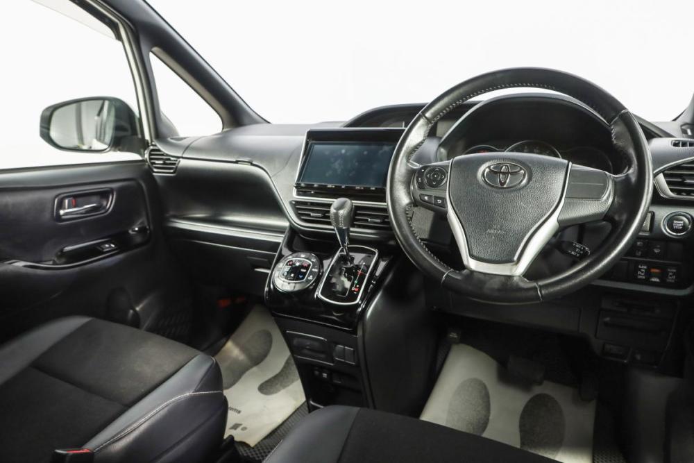Toyota Noah III (R80) Рестайлинг Новосибирск  - изображение 8