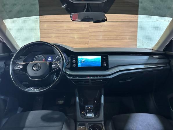 Skoda Octavia IV (A8) с пробегом 2021 года, цена 2 199 900 рублей, 106856 км, лифтбек, Автокод Объявления