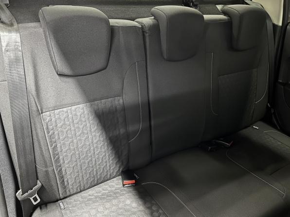 Renault Logan II Рестайлинг с пробегом 2019 года, цена 1 040 000 рублей, 97699 км, седан, Автокод Объявления