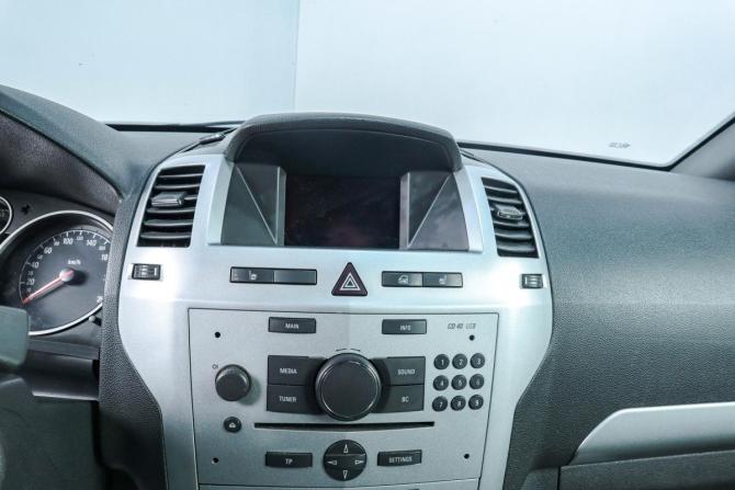 Opel Zafira B Рестайлинг с пробегом 2013 года, цена 899 000 рублей, 203656 км, компактвэн, Автокод Объявления