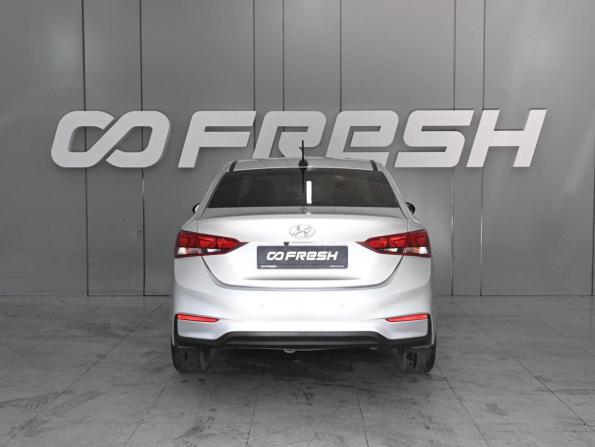 Hyundai Solaris II с пробегом 2018 года, цена 1 529 000 рублей, 119587 км, седан, Автокод Объявления