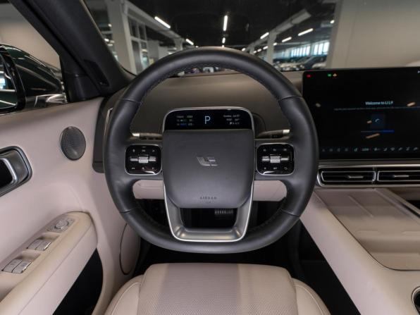 Li Auto (Lixiang) L9 I с пробегом 2023 года, цена 5 700 000 рублей, 30551 км, внедорожник, Автокод Объявления